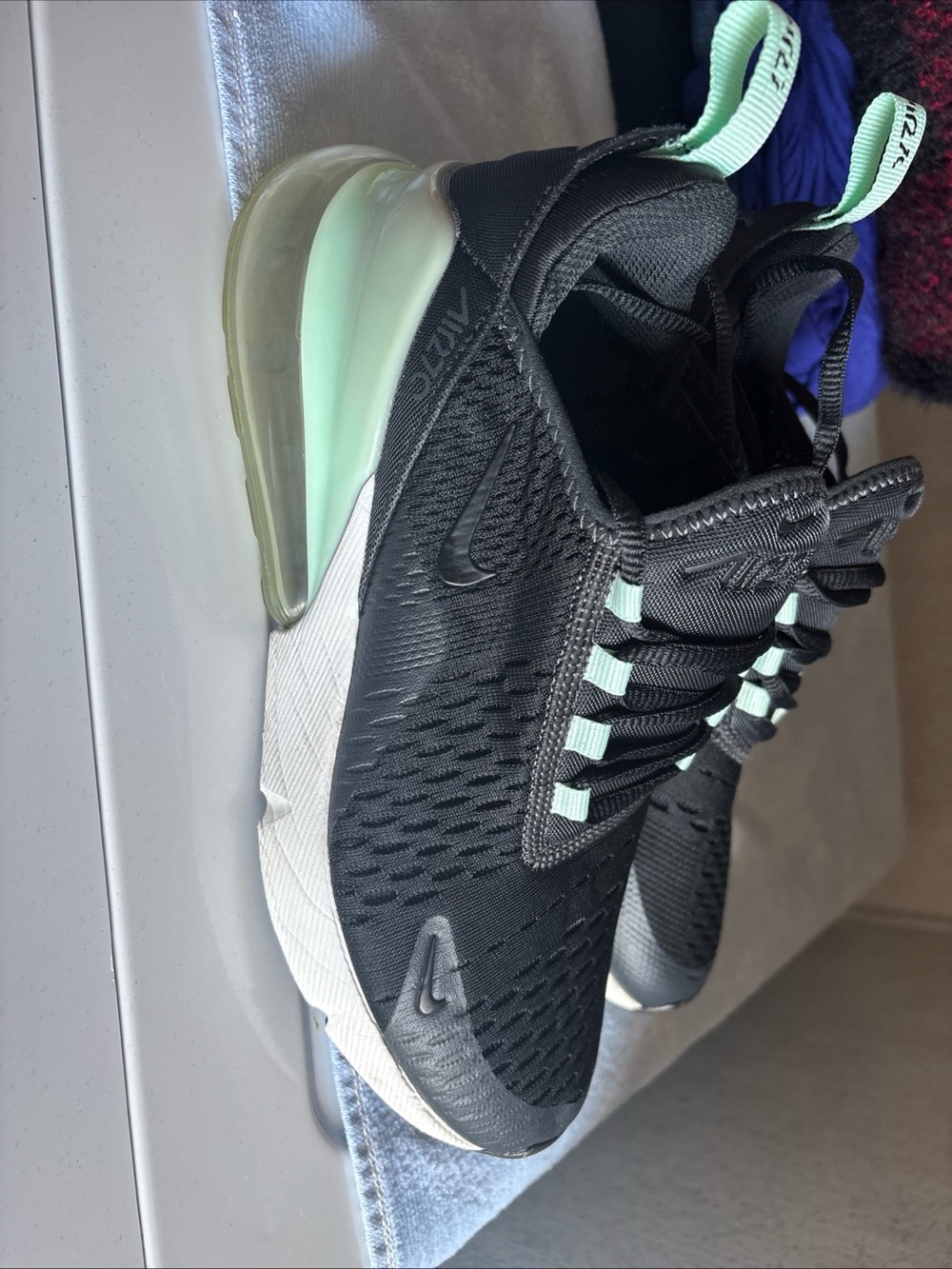 Nike Women’s Air Max 270 Black with Mint Accent